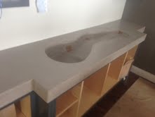 Wavy side bar sink