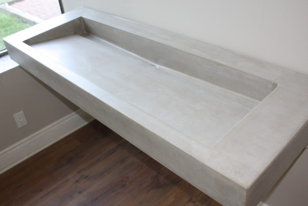 Medium Gray Box Ramp With Conventional Drain Channel